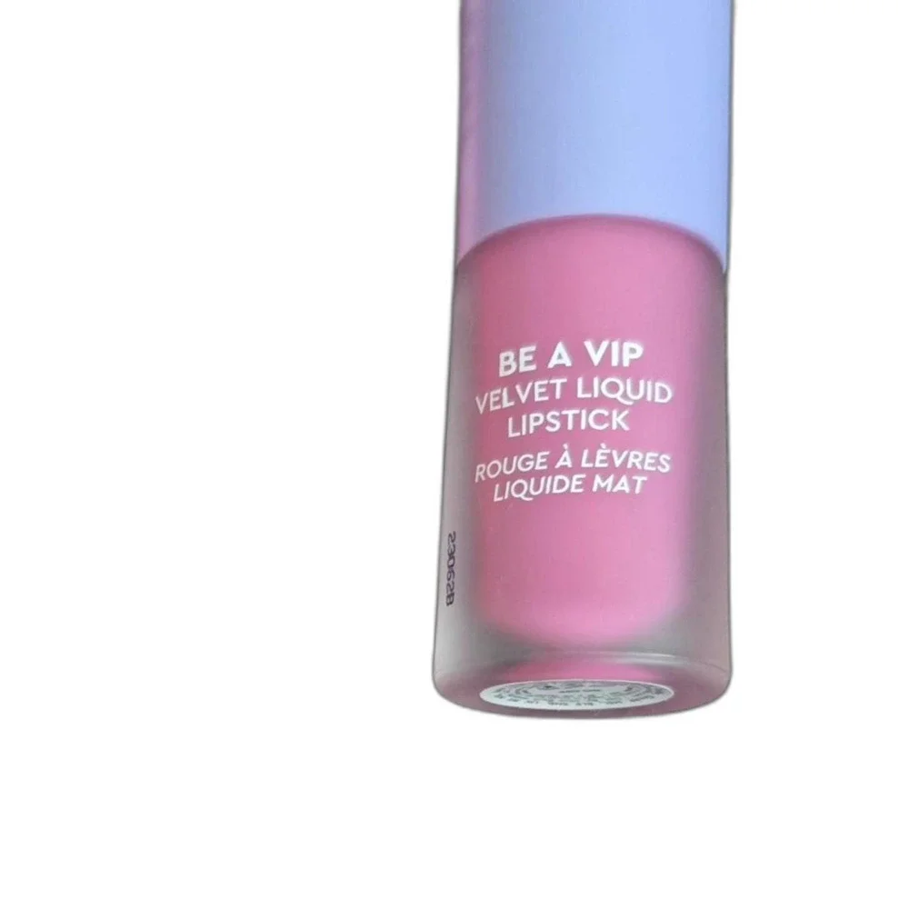 Bundle: Makeup Revolution Salvation Velvet Lip Lacquer + Florence Velvet Liquid